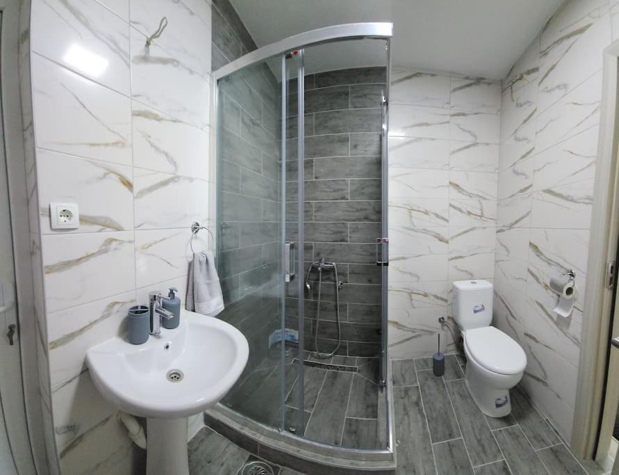 City Center Apt Wfree P Skopie Exterior foto